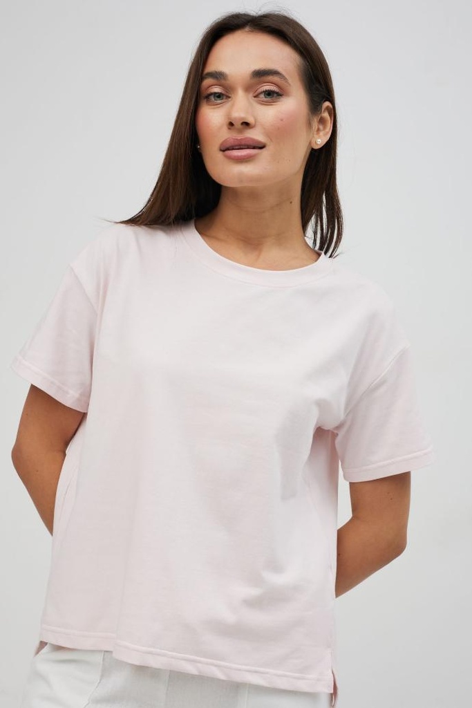 T-shirt with slits