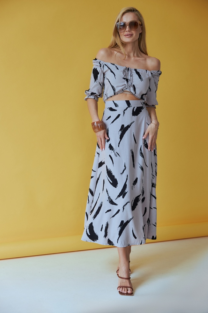 Crop top cu decolteu in V