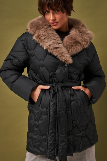 Куртка з відкладним коміром та паском